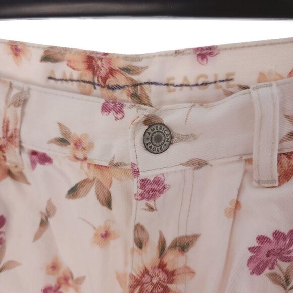American Eagle Womens Size 6 Floral Mom Short - Picture 3 of 9
